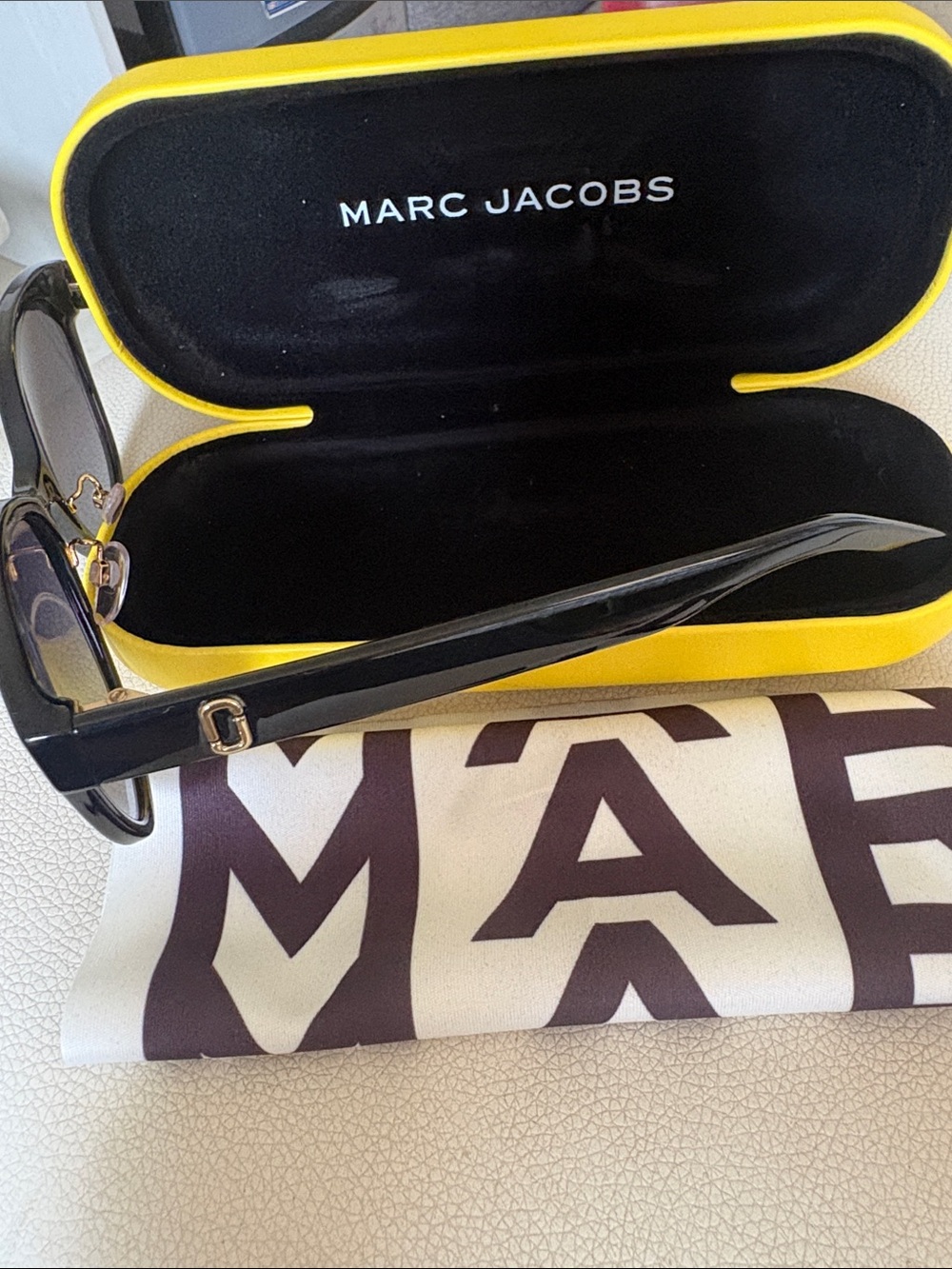 Marc Jacobs Black cat eye - Picture 2 of 6